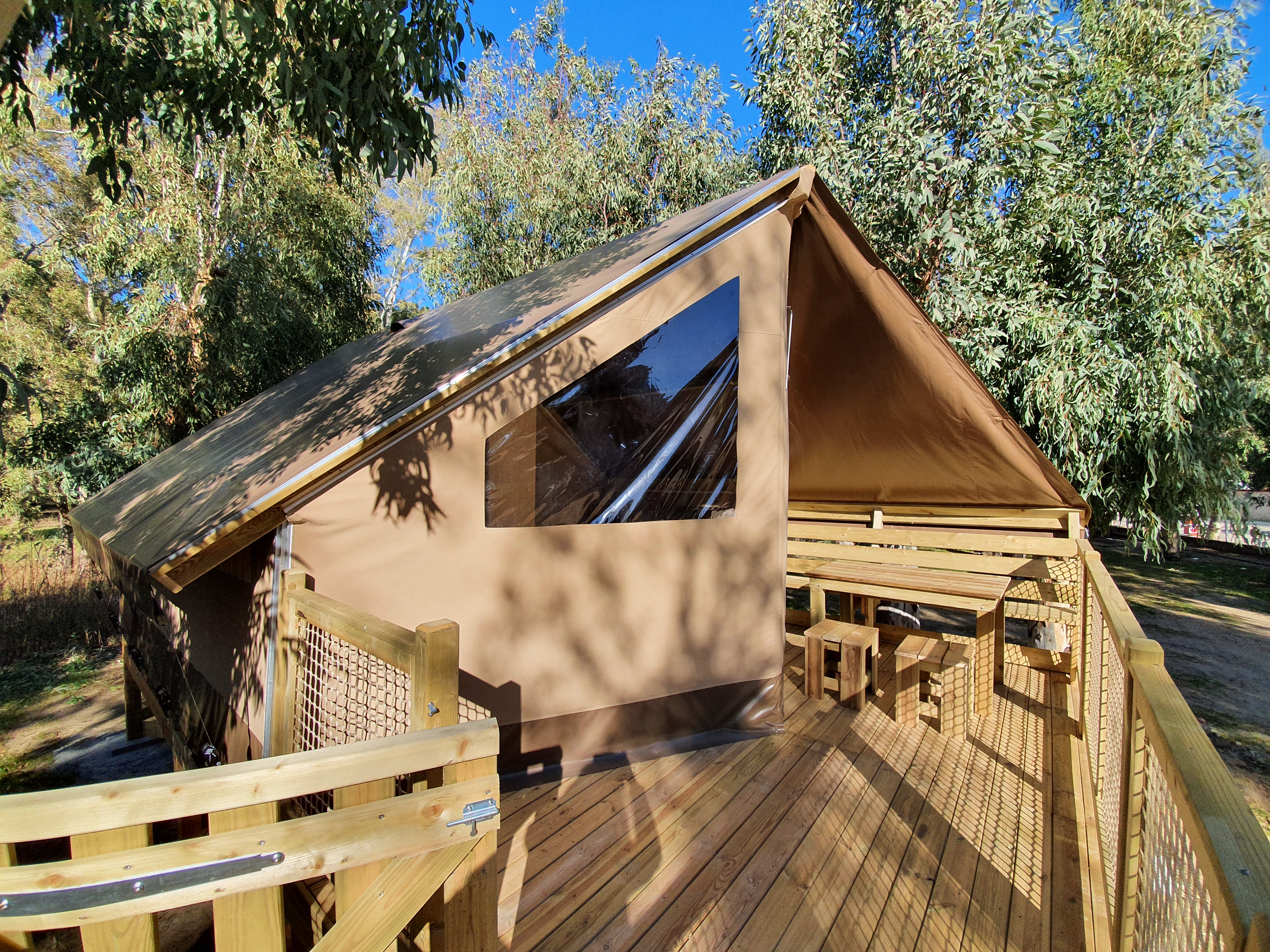 Corsica campsite: lodge tent accommodation in Calvi in ​​Corsica