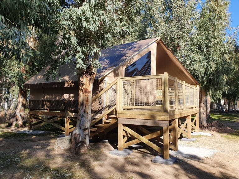 Lodge Saleccia, tente Safari pour 4 personnes au camping La Pinède à Calvi
